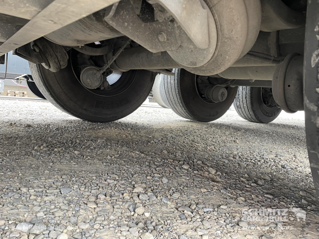 SCHMITZ Semiremolque Frigo Standard - Isoterminen puoliperävaunu: kuva SCHMITZ Semiremolque Frigo Standard - Isoterminen puoliperävaunu SCHMITZ Semiremolque Frigo Standard - Isoterminen puoliperävaunu: kuva SCHMITZ Semiremolque Frigo Standard - Isoterminen puoliperävaunu