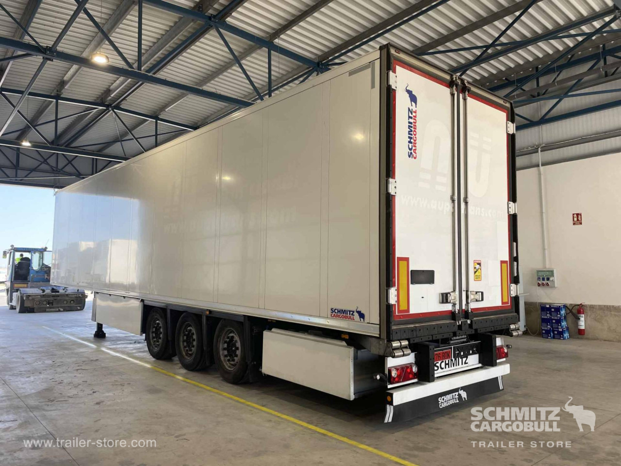 SCHMITZ Semiremolque Frigo Standard - Isoterminen puoliperävaunu: kuva SCHMITZ Semiremolque Frigo Standard - Isoterminen puoliperävaunu SCHMITZ Semiremolque Frigo Standard - Isoterminen puoliperävaunu: kuva SCHMITZ Semiremolque Frigo Standard - Isoterminen puoliperävaunu