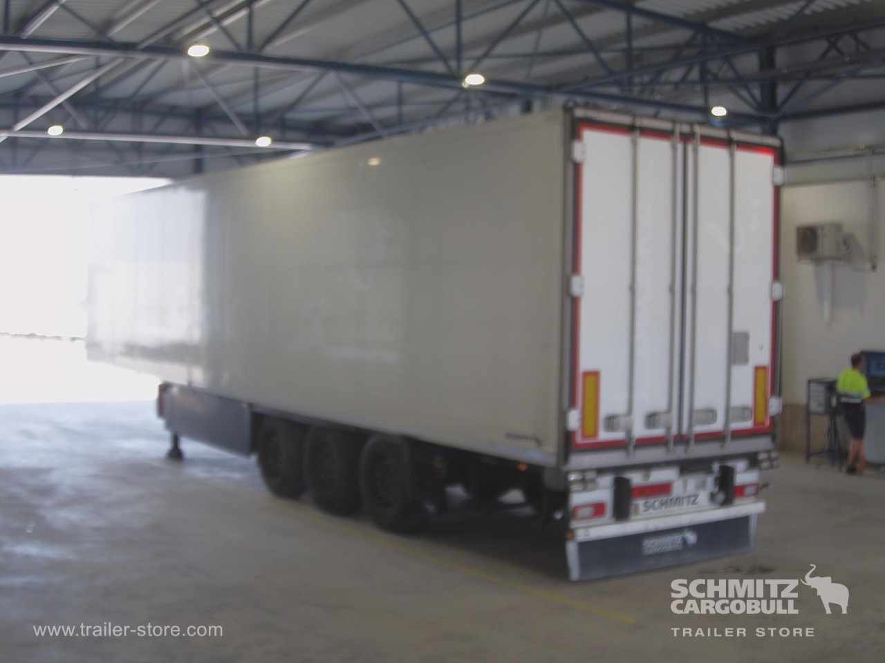 SCHMITZ Semiremolque Frigo Standard - Isoterminen puoliperävaunu: kuva SCHMITZ Semiremolque Frigo Standard - Isoterminen puoliperävaunu SCHMITZ Semiremolque Frigo Standard - Isoterminen puoliperävaunu: kuva SCHMITZ Semiremolque Frigo Standard - Isoterminen puoliperävaunu