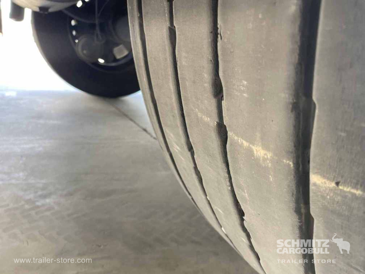 SCHMITZ Semiremolque Frigo Standard - Isoterminen puoliperävaunu: kuva SCHMITZ Semiremolque Frigo Standard - Isoterminen puoliperävaunu SCHMITZ Semiremolque Frigo Standard - Isoterminen puoliperävaunu: kuva SCHMITZ Semiremolque Frigo Standard - Isoterminen puoliperävaunu