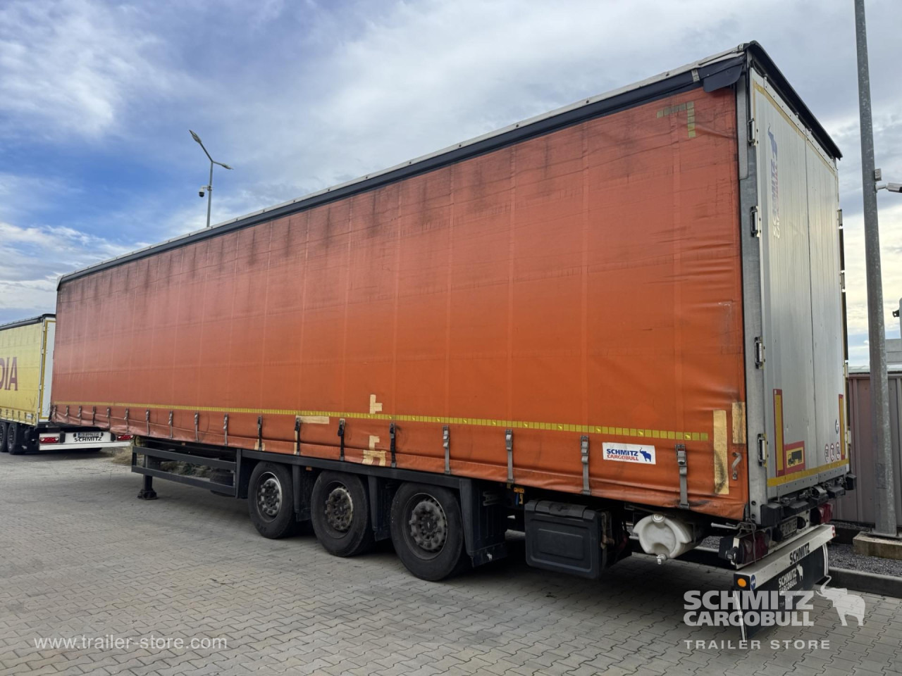 SCHMITZ Curtainsider Mega - Pressukapellipuoliperävaunu: kuva SCHMITZ Curtainsider Mega - Pressukapellipuoliperävaunu SCHMITZ Curtainsider Mega - Pressukapellipuoliperävaunu: kuva SCHMITZ Curtainsider Mega - Pressukapellipuoliperävaunu
