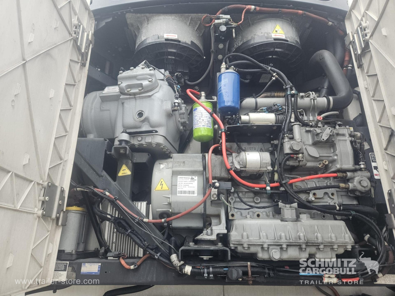 SCHMITZ Reefer Multitemp Taillift - Isoterminen puoliperävaunu: kuva SCHMITZ Reefer Multitemp Taillift - Isoterminen puoliperävaunu SCHMITZ Reefer Multitemp Taillift - Isoterminen puoliperävaunu: kuva SCHMITZ Reefer Multitemp Taillift - Isoterminen puoliperävaunu