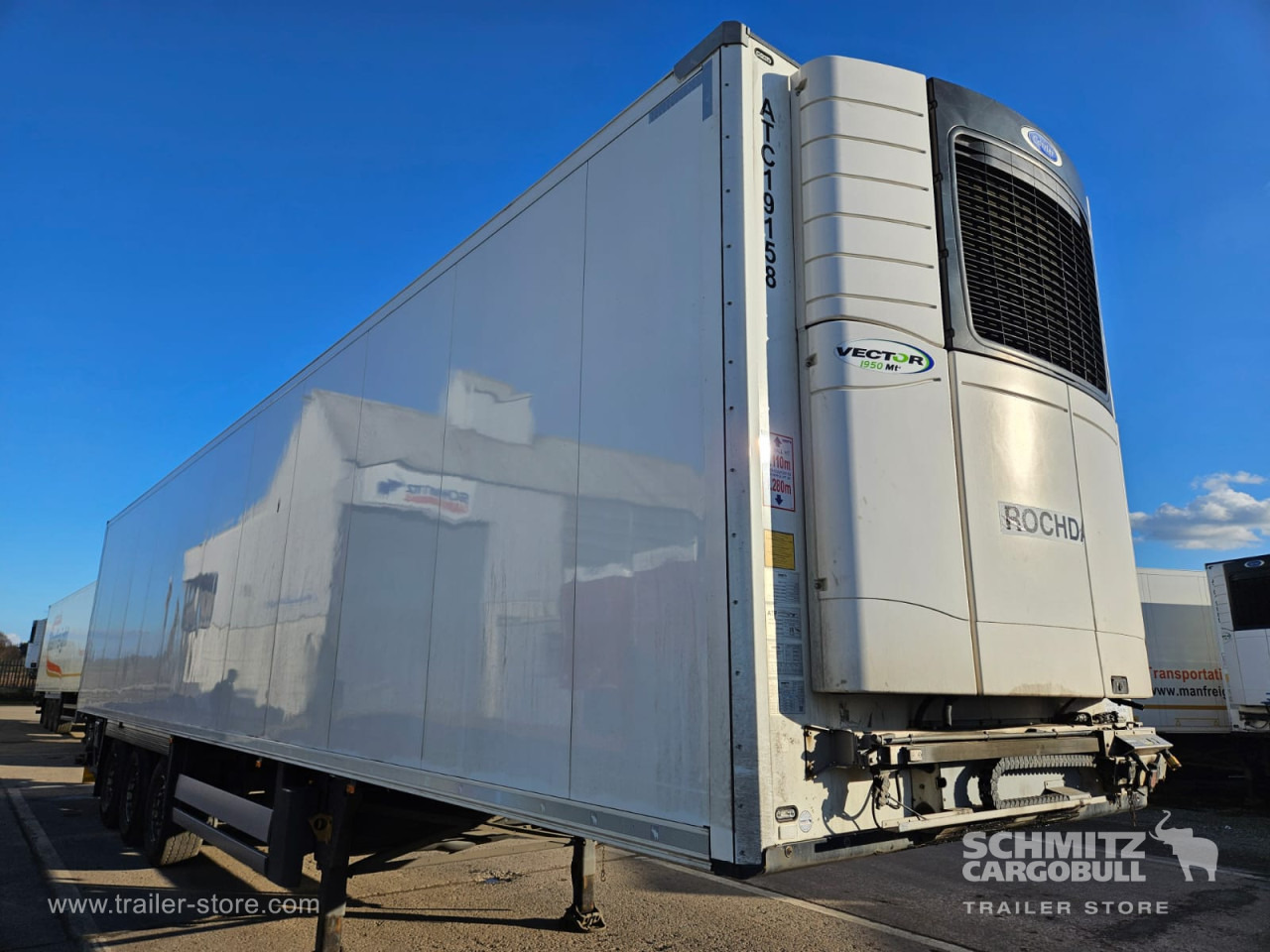 SCHMITZ Reefer Multitemp Taillift - Isoterminen puoliperävaunu: kuva SCHMITZ Reefer Multitemp Taillift - Isoterminen puoliperävaunu SCHMITZ Reefer Multitemp Taillift - Isoterminen puoliperävaunu: kuva SCHMITZ Reefer Multitemp Taillift - Isoterminen puoliperävaunu