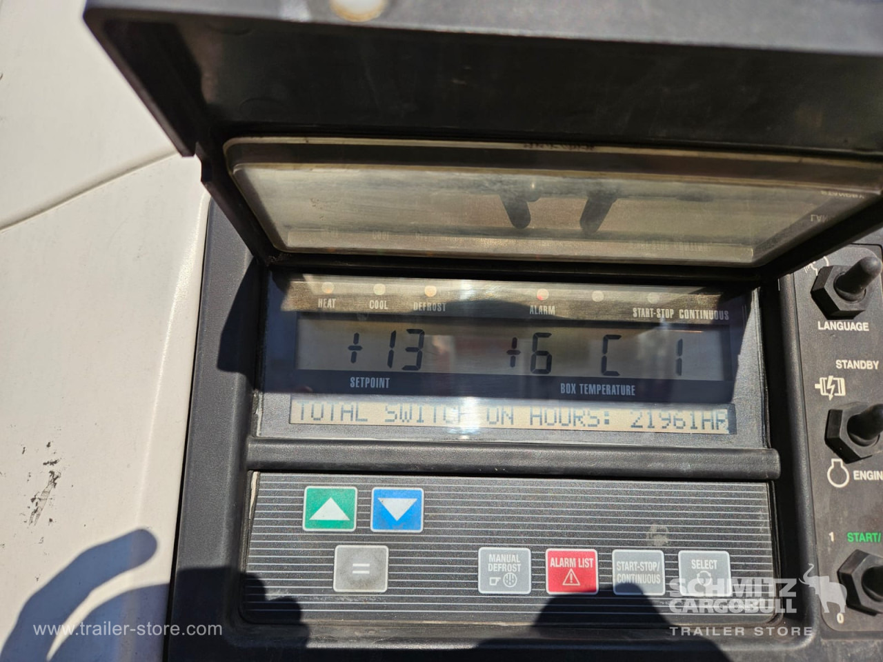 SCHMITZ Reefer Multitemp Taillift - Isoterminen puoliperävaunu: kuva SCHMITZ Reefer Multitemp Taillift - Isoterminen puoliperävaunu SCHMITZ Reefer Multitemp Taillift - Isoterminen puoliperävaunu: kuva SCHMITZ Reefer Multitemp Taillift - Isoterminen puoliperävaunu