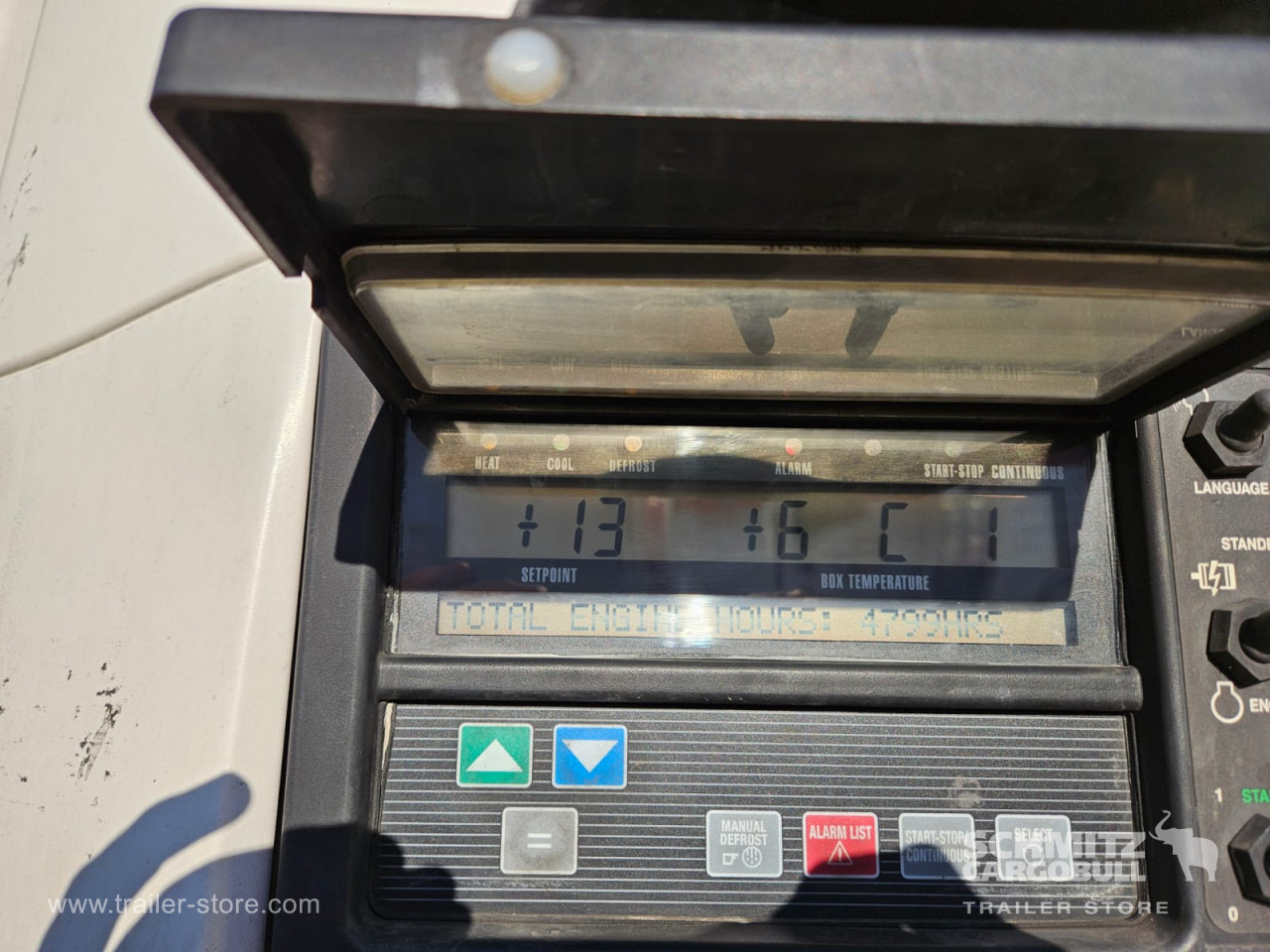 SCHMITZ Reefer Multitemp Taillift - Isoterminen puoliperävaunu: kuva SCHMITZ Reefer Multitemp Taillift - Isoterminen puoliperävaunu SCHMITZ Reefer Multitemp Taillift - Isoterminen puoliperävaunu: kuva SCHMITZ Reefer Multitemp Taillift - Isoterminen puoliperävaunu