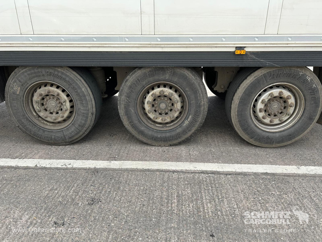 SCHMITZ Reefer Multitemp - Isoterminen puoliperävaunu: kuva SCHMITZ Reefer Multitemp - Isoterminen puoliperävaunu SCHMITZ Reefer Multitemp - Isoterminen puoliperävaunu: kuva SCHMITZ Reefer Multitemp - Isoterminen puoliperävaunu