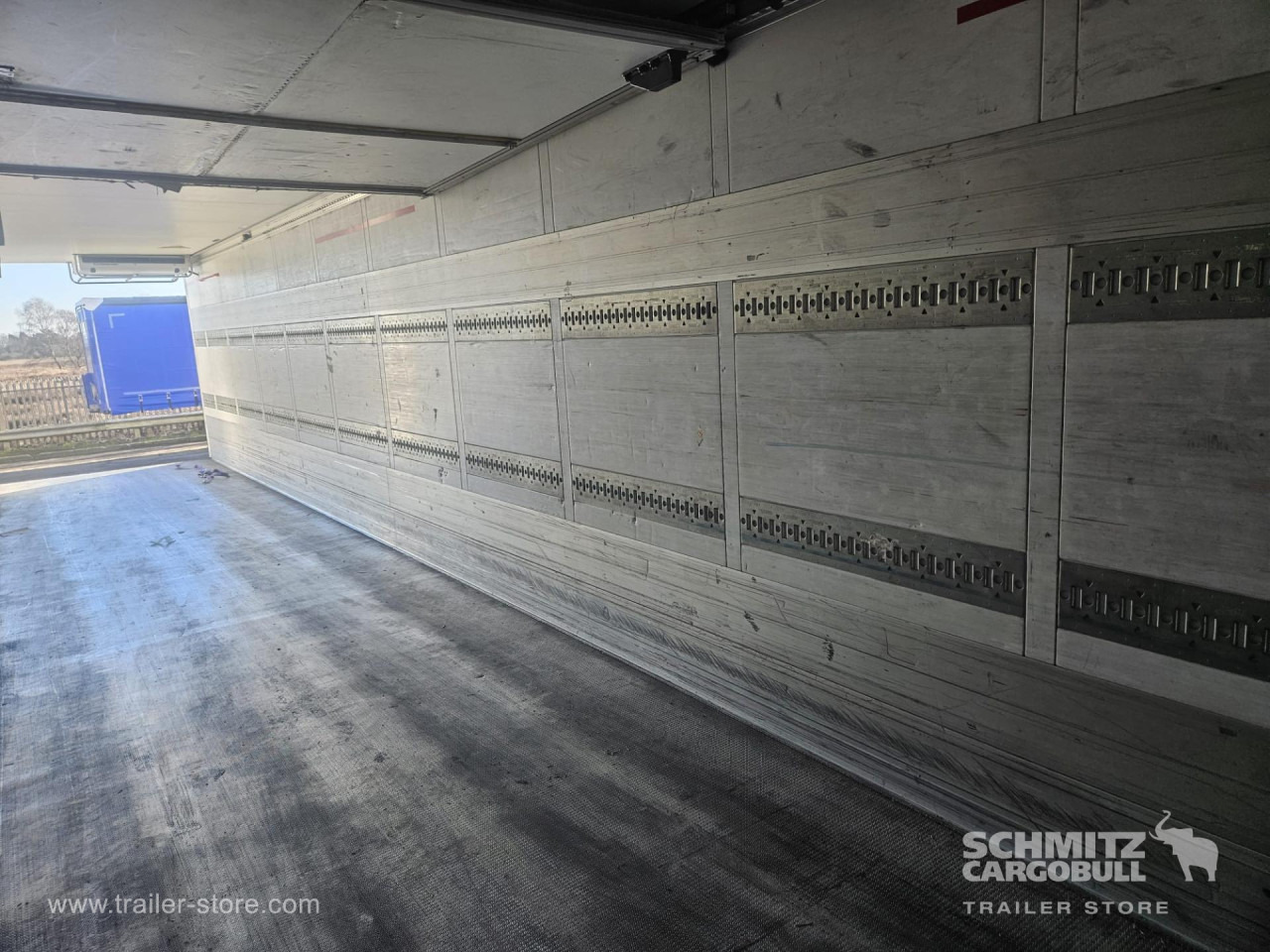 SCHMITZ Reefer Multitemp - Isoterminen puoliperävaunu: kuva SCHMITZ Reefer Multitemp - Isoterminen puoliperävaunu SCHMITZ Reefer Multitemp - Isoterminen puoliperävaunu: kuva SCHMITZ Reefer Multitemp - Isoterminen puoliperävaunu