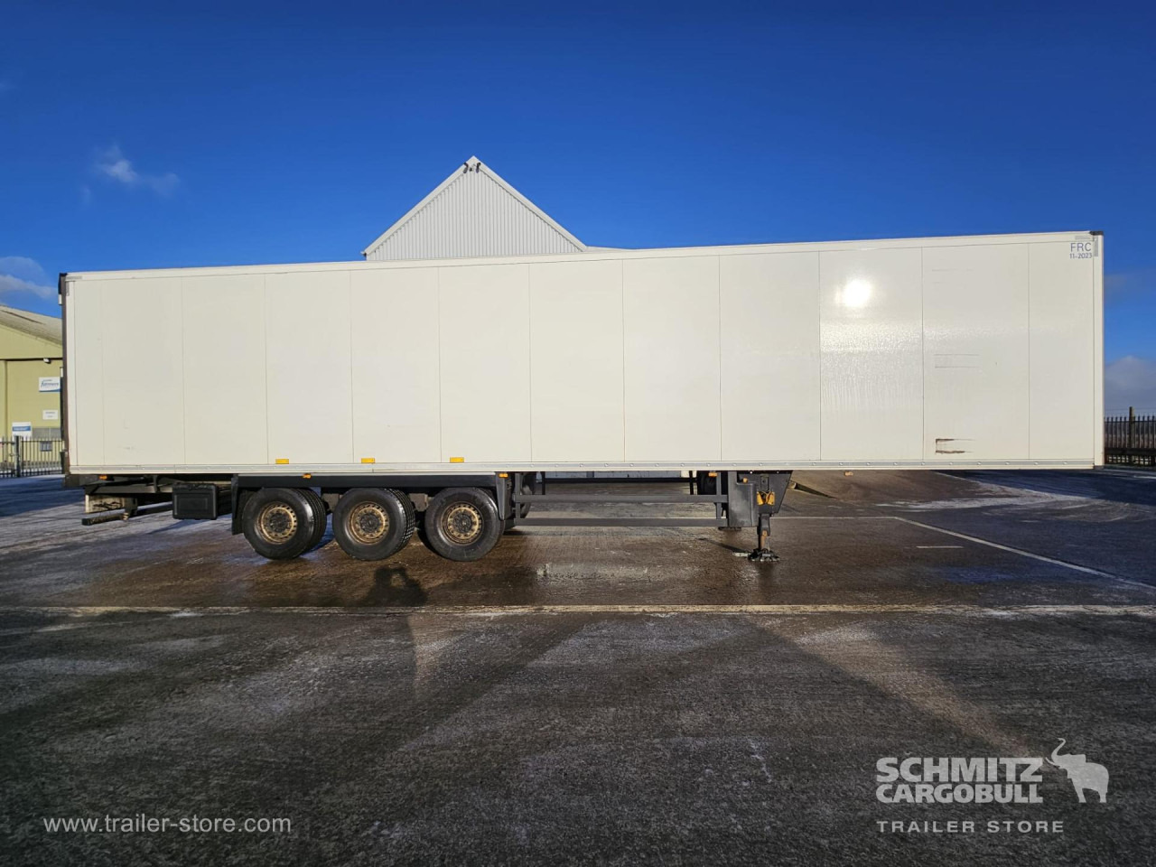 SCHMITZ Reefer Multitemp - Isoterminen puoliperävaunu: kuva SCHMITZ Reefer Multitemp - Isoterminen puoliperävaunu SCHMITZ Reefer Multitemp - Isoterminen puoliperävaunu: kuva SCHMITZ Reefer Multitemp - Isoterminen puoliperävaunu