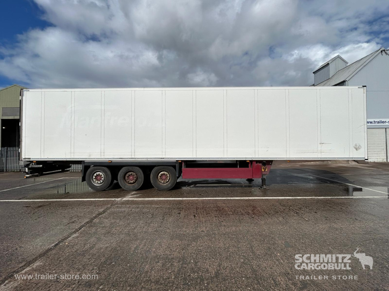 SCHMITZ Reefer Multitemp - Isoterminen puoliperävaunu: kuva SCHMITZ Reefer Multitemp - Isoterminen puoliperävaunu SCHMITZ Reefer Multitemp - Isoterminen puoliperävaunu: kuva SCHMITZ Reefer Multitemp - Isoterminen puoliperävaunu