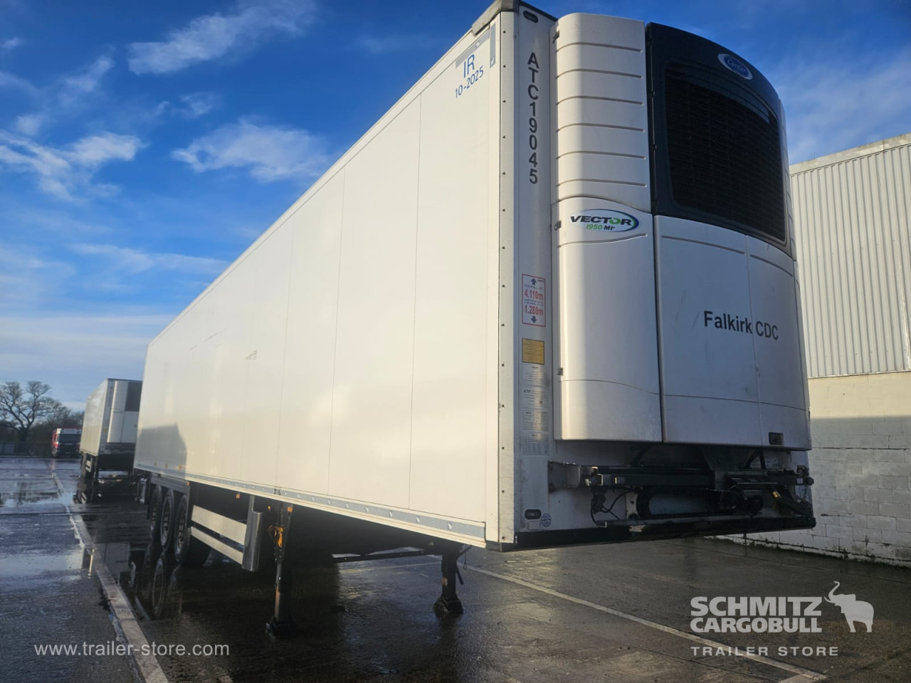 SCHMITZ Reefer Multitemp - Isoterminen puoliperävaunu: kuva SCHMITZ Reefer Multitemp - Isoterminen puoliperävaunu SCHMITZ Reefer Multitemp - Isoterminen puoliperävaunu: kuva SCHMITZ Reefer Multitemp - Isoterminen puoliperävaunu