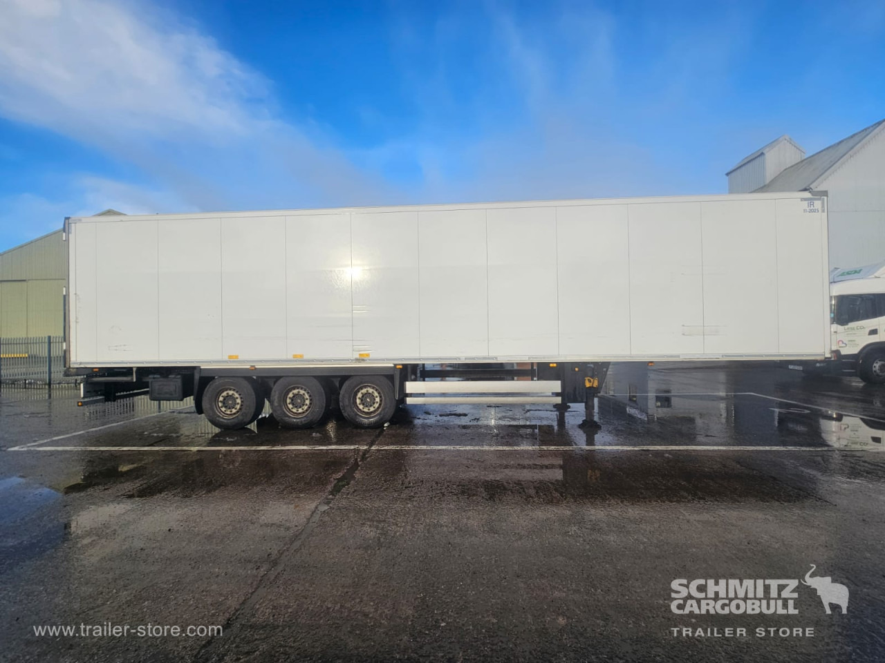 SCHMITZ Reefer Multitemp - Isoterminen puoliperävaunu: kuva SCHMITZ Reefer Multitemp - Isoterminen puoliperävaunu SCHMITZ Reefer Multitemp - Isoterminen puoliperävaunu: kuva SCHMITZ Reefer Multitemp - Isoterminen puoliperävaunu