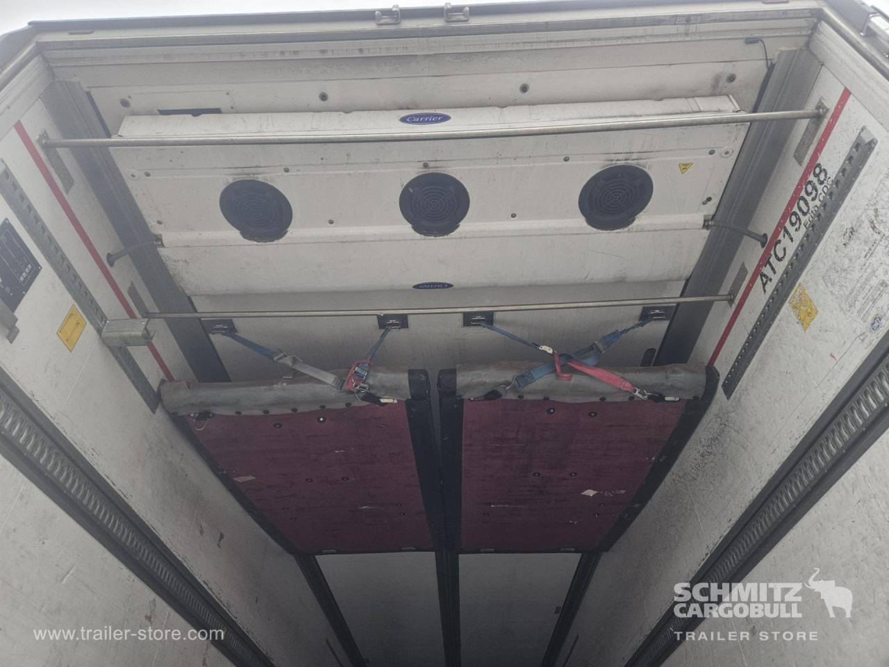 SCHMITZ Reefer Multitemp - Isoterminen puoliperävaunu: kuva SCHMITZ Reefer Multitemp - Isoterminen puoliperävaunu SCHMITZ Reefer Multitemp - Isoterminen puoliperävaunu: kuva SCHMITZ Reefer Multitemp - Isoterminen puoliperävaunu