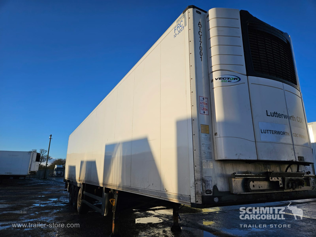 SCHMITZ Reefer Multitemp - Isoterminen puoliperävaunu: kuva SCHMITZ Reefer Multitemp - Isoterminen puoliperävaunu SCHMITZ Reefer Multitemp - Isoterminen puoliperävaunu: kuva SCHMITZ Reefer Multitemp - Isoterminen puoliperävaunu