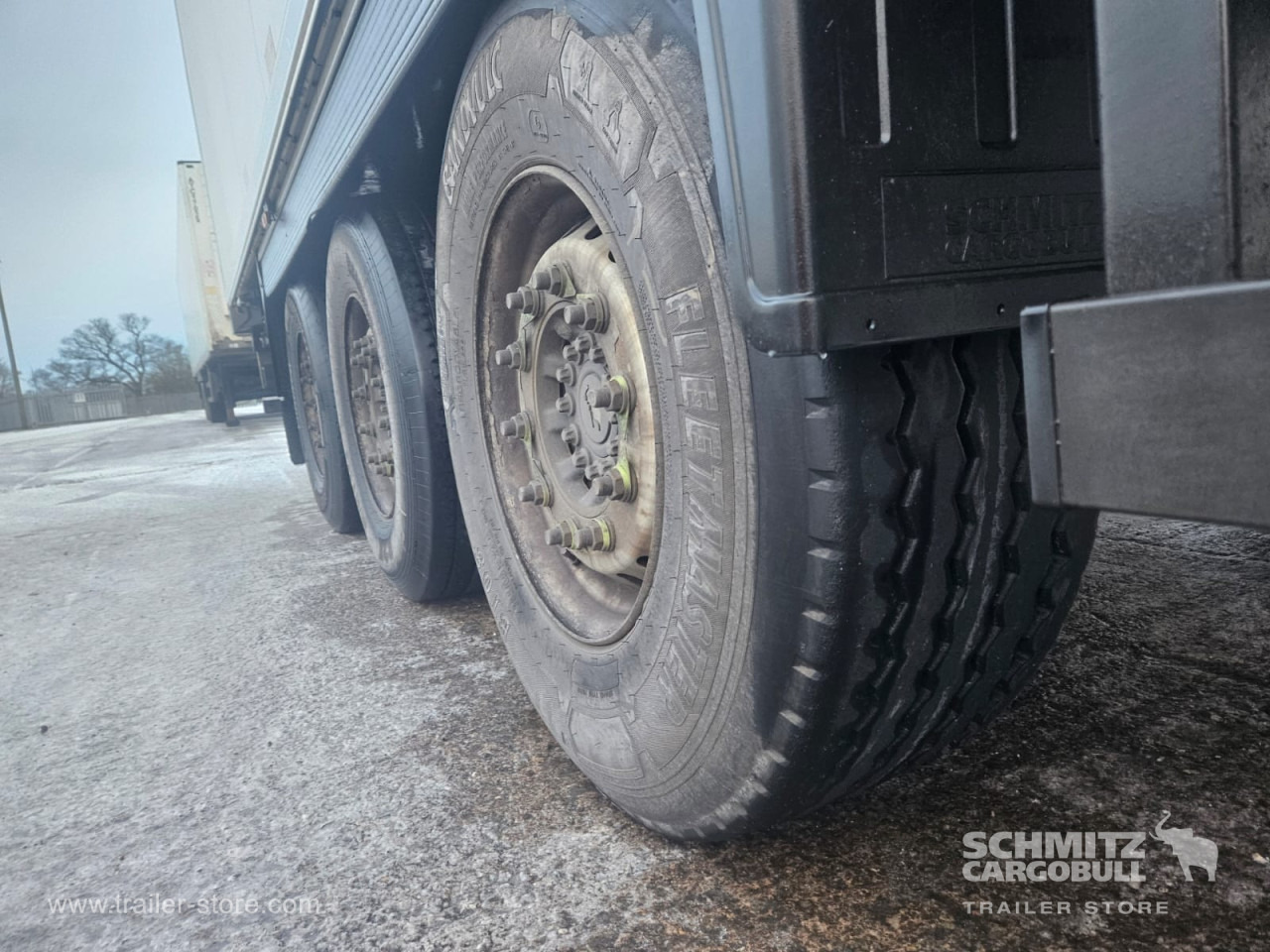 SCHMITZ Reefer Multitemp - Isoterminen puoliperävaunu: kuva SCHMITZ Reefer Multitemp - Isoterminen puoliperävaunu SCHMITZ Reefer Multitemp - Isoterminen puoliperävaunu: kuva SCHMITZ Reefer Multitemp - Isoterminen puoliperävaunu
