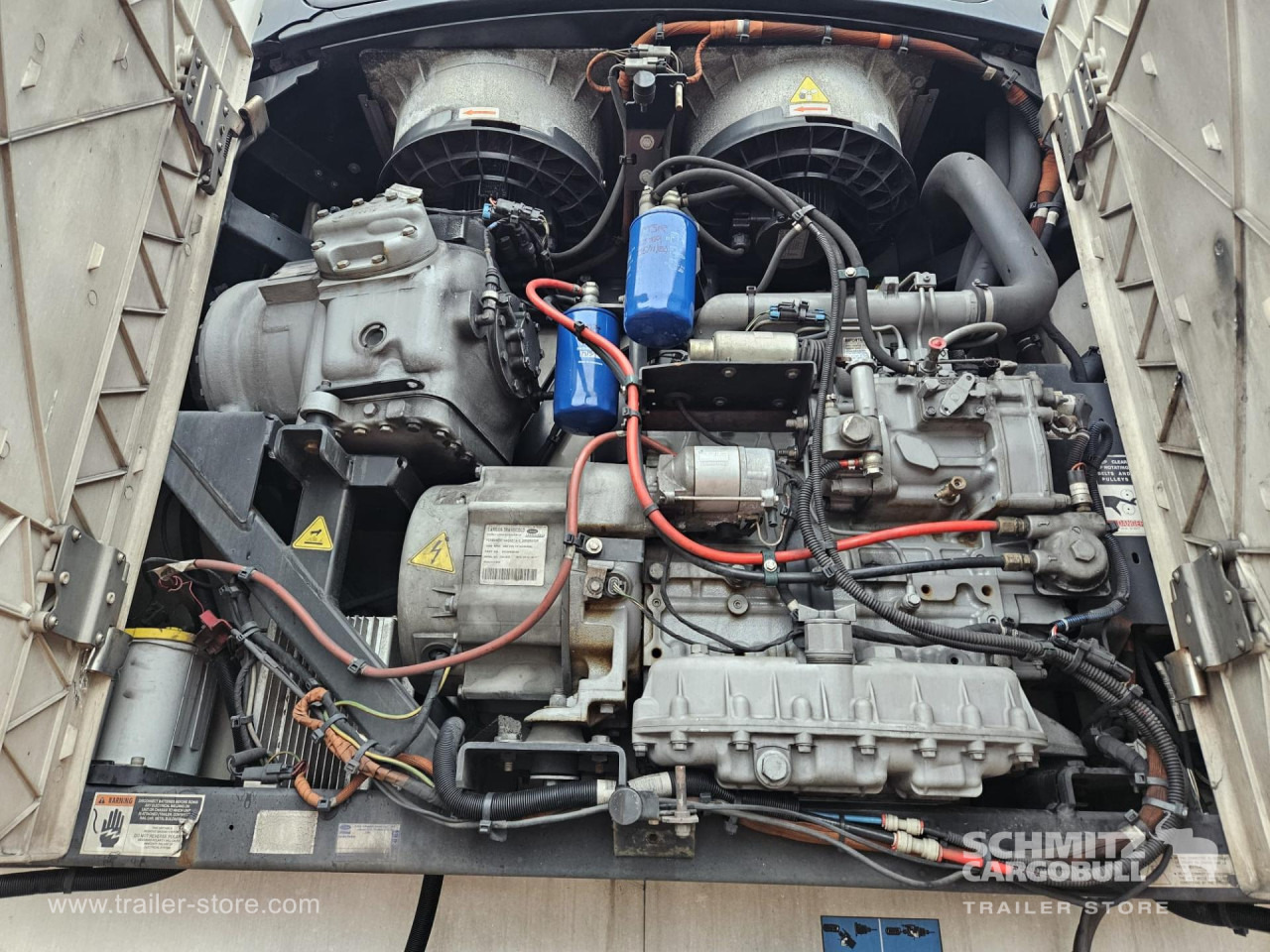 SCHMITZ Reefer Multitemp - Isoterminen puoliperävaunu: kuva SCHMITZ Reefer Multitemp - Isoterminen puoliperävaunu SCHMITZ Reefer Multitemp - Isoterminen puoliperävaunu: kuva SCHMITZ Reefer Multitemp - Isoterminen puoliperävaunu