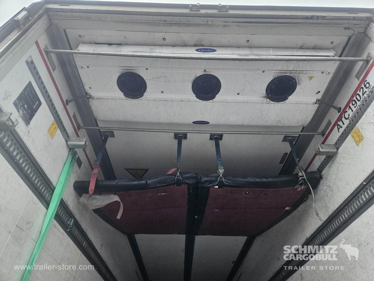 SCHMITZ Reefer Multitemp - Isoterminen puoliperävaunu: kuva SCHMITZ Reefer Multitemp - Isoterminen puoliperävaunu SCHMITZ Reefer Multitemp - Isoterminen puoliperävaunu: kuva SCHMITZ Reefer Multitemp - Isoterminen puoliperävaunu