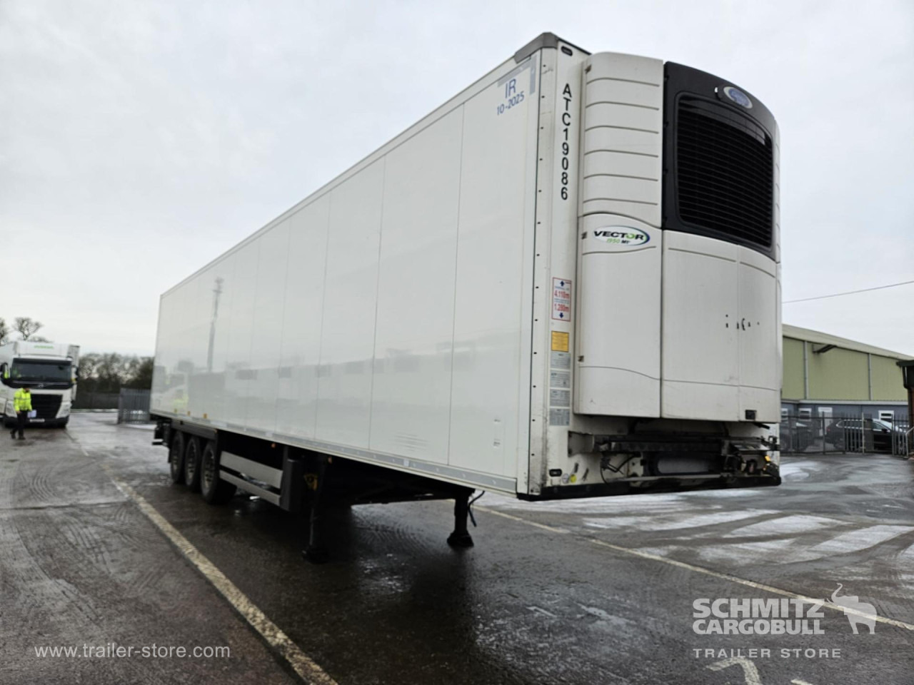 SCHMITZ Reefer Multitemp - Isoterminen puoliperävaunu: kuva SCHMITZ Reefer Multitemp - Isoterminen puoliperävaunu SCHMITZ Reefer Multitemp - Isoterminen puoliperävaunu: kuva SCHMITZ Reefer Multitemp - Isoterminen puoliperävaunu