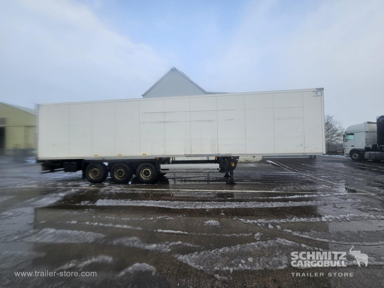 SCHMITZ Reefer Multitemp - Isoterminen puoliperävaunu: kuva SCHMITZ Reefer Multitemp - Isoterminen puoliperävaunu SCHMITZ Reefer Multitemp - Isoterminen puoliperävaunu: kuva SCHMITZ Reefer Multitemp - Isoterminen puoliperävaunu