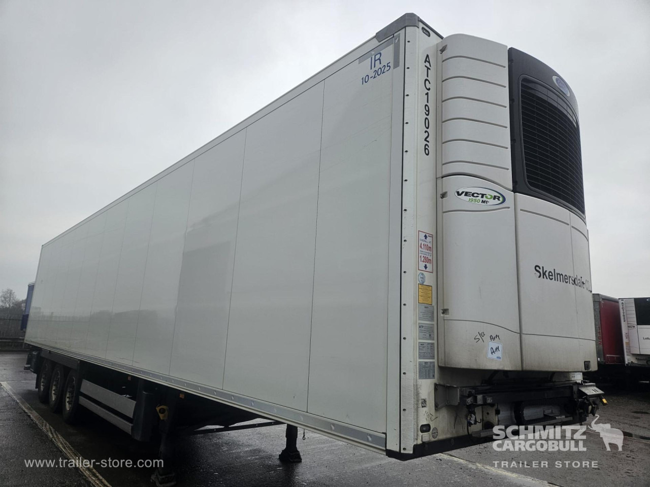 SCHMITZ Reefer Multitemp - Isoterminen puoliperävaunu: kuva SCHMITZ Reefer Multitemp - Isoterminen puoliperävaunu SCHMITZ Reefer Multitemp - Isoterminen puoliperävaunu: kuva SCHMITZ Reefer Multitemp - Isoterminen puoliperävaunu