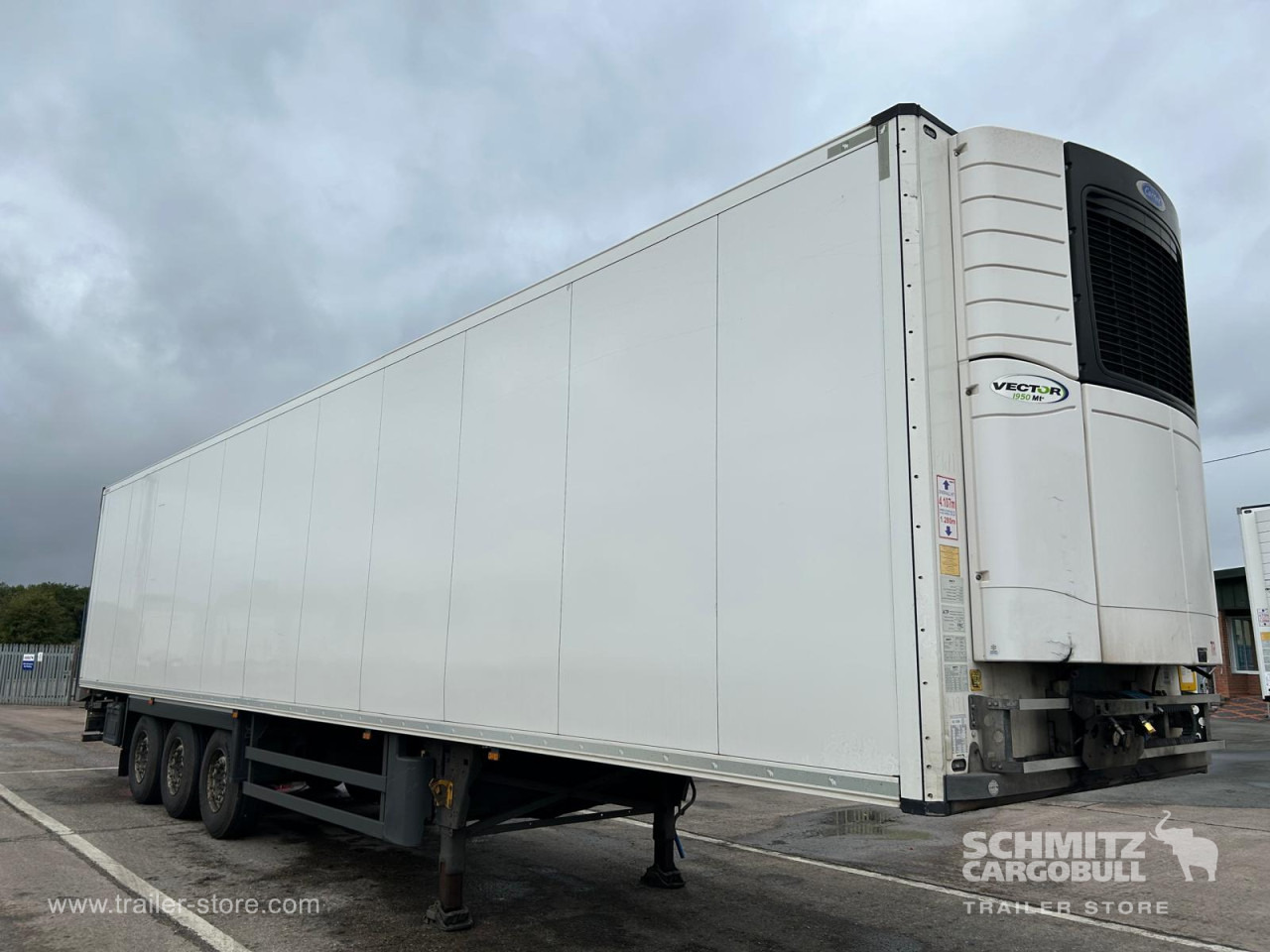 SCHMITZ Reefer Multitemp - Isoterminen puoliperävaunu: kuva SCHMITZ Reefer Multitemp - Isoterminen puoliperävaunu SCHMITZ Reefer Multitemp - Isoterminen puoliperävaunu: kuva SCHMITZ Reefer Multitemp - Isoterminen puoliperävaunu
