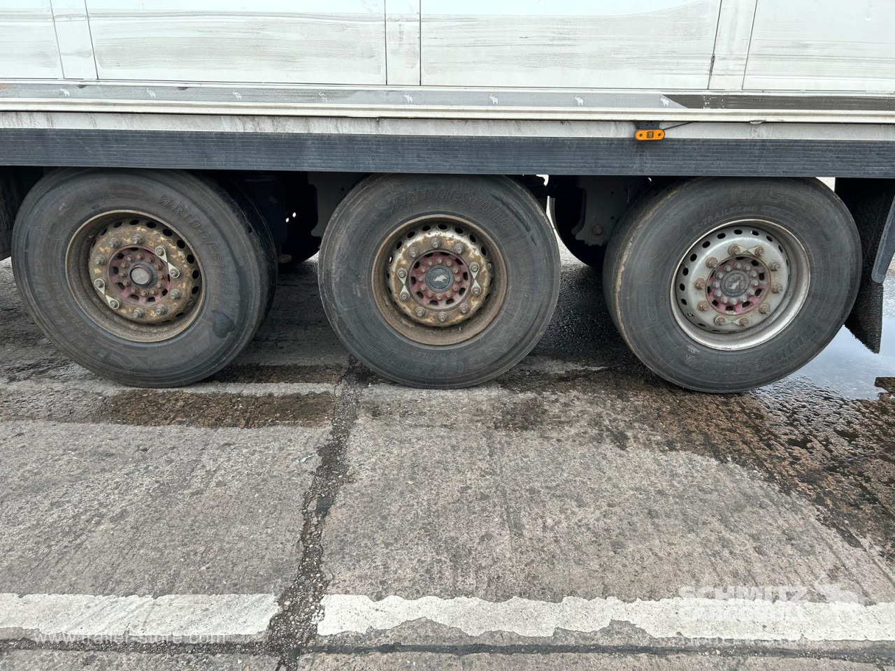 SCHMITZ Reefer Multitemp - Isoterminen puoliperävaunu: kuva SCHMITZ Reefer Multitemp - Isoterminen puoliperävaunu SCHMITZ Reefer Multitemp - Isoterminen puoliperävaunu: kuva SCHMITZ Reefer Multitemp - Isoterminen puoliperävaunu