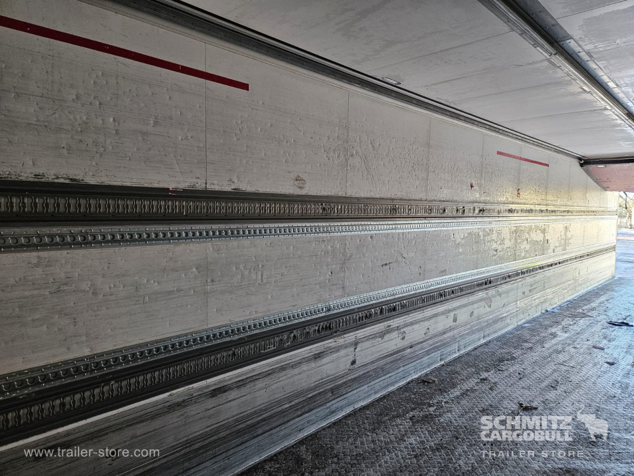 SCHMITZ Reefer Multitemp - Isoterminen puoliperävaunu: kuva SCHMITZ Reefer Multitemp - Isoterminen puoliperävaunu SCHMITZ Reefer Multitemp - Isoterminen puoliperävaunu: kuva SCHMITZ Reefer Multitemp - Isoterminen puoliperävaunu