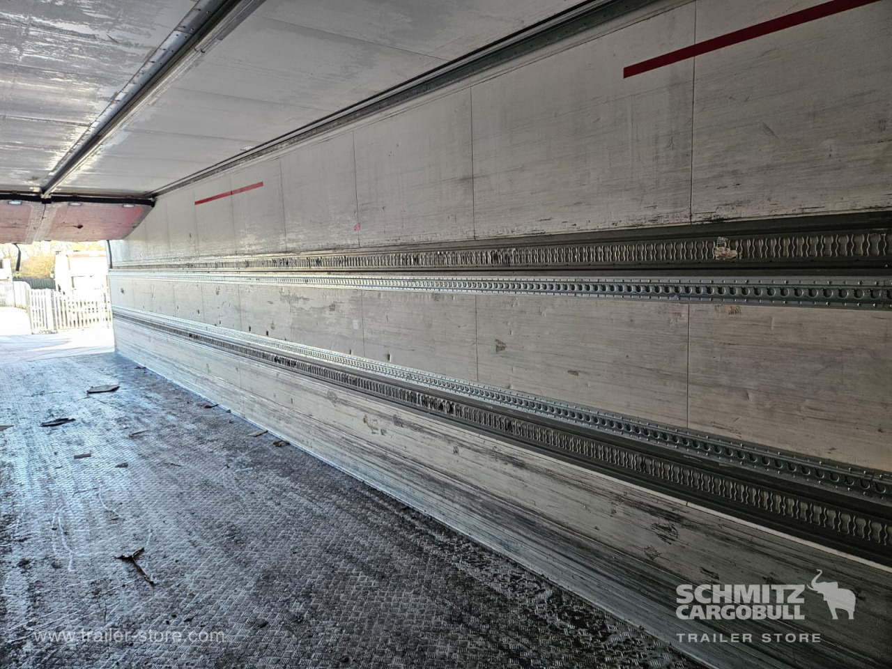 SCHMITZ Reefer Multitemp - Isoterminen puoliperävaunu: kuva SCHMITZ Reefer Multitemp - Isoterminen puoliperävaunu SCHMITZ Reefer Multitemp - Isoterminen puoliperävaunu: kuva SCHMITZ Reefer Multitemp - Isoterminen puoliperävaunu