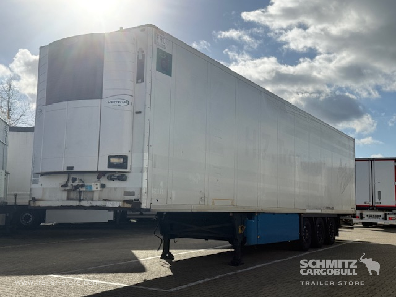 SCHMITZ Oplegger Vries Multitemp - Isoterminen puoliperävaunu: kuva SCHMITZ Oplegger Vries Multitemp - Isoterminen puoliperävaunu SCHMITZ Oplegger Vries Multitemp - Isoterminen puoliperävaunu: kuva SCHMITZ Oplegger Vries Multitemp - Isoterminen puoliperävaunu