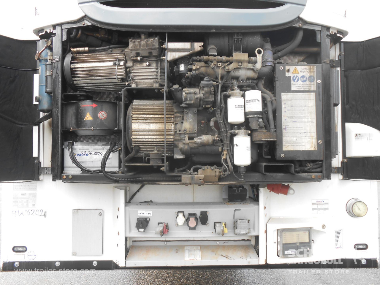 SCHMITZ Reefer Multitemp - Isoterminen puoliperävaunu: kuva SCHMITZ Reefer Multitemp - Isoterminen puoliperävaunu SCHMITZ Reefer Multitemp - Isoterminen puoliperävaunu: kuva SCHMITZ Reefer Multitemp - Isoterminen puoliperävaunu