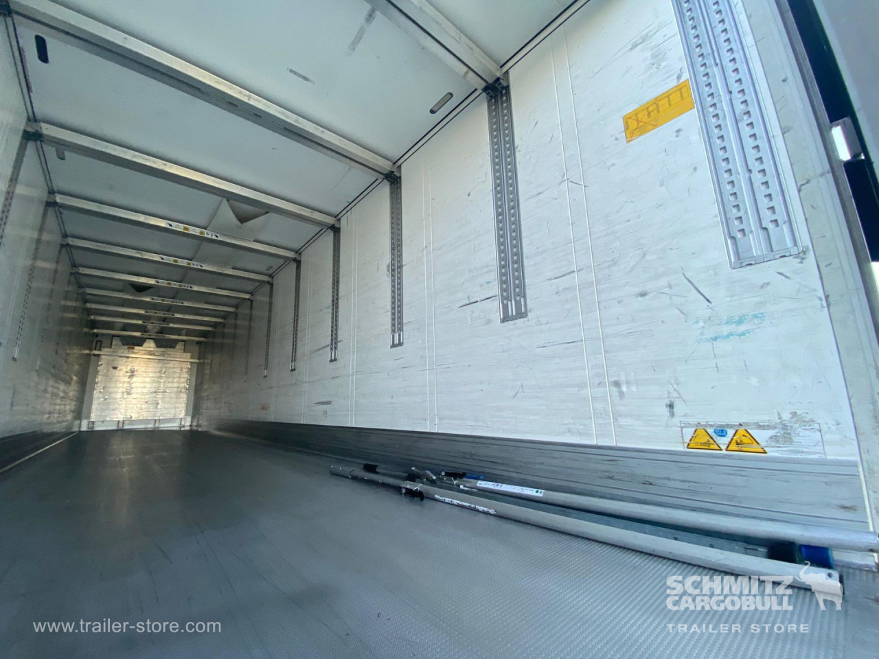 SCHMITZ Reefer Standard Double deck - Isoterminen puoliperävaunu: kuva SCHMITZ Reefer Standard Double deck - Isoterminen puoliperävaunu SCHMITZ Reefer Standard Double deck - Isoterminen puoliperävaunu: kuva SCHMITZ Reefer Standard Double deck - Isoterminen puoliperävaunu