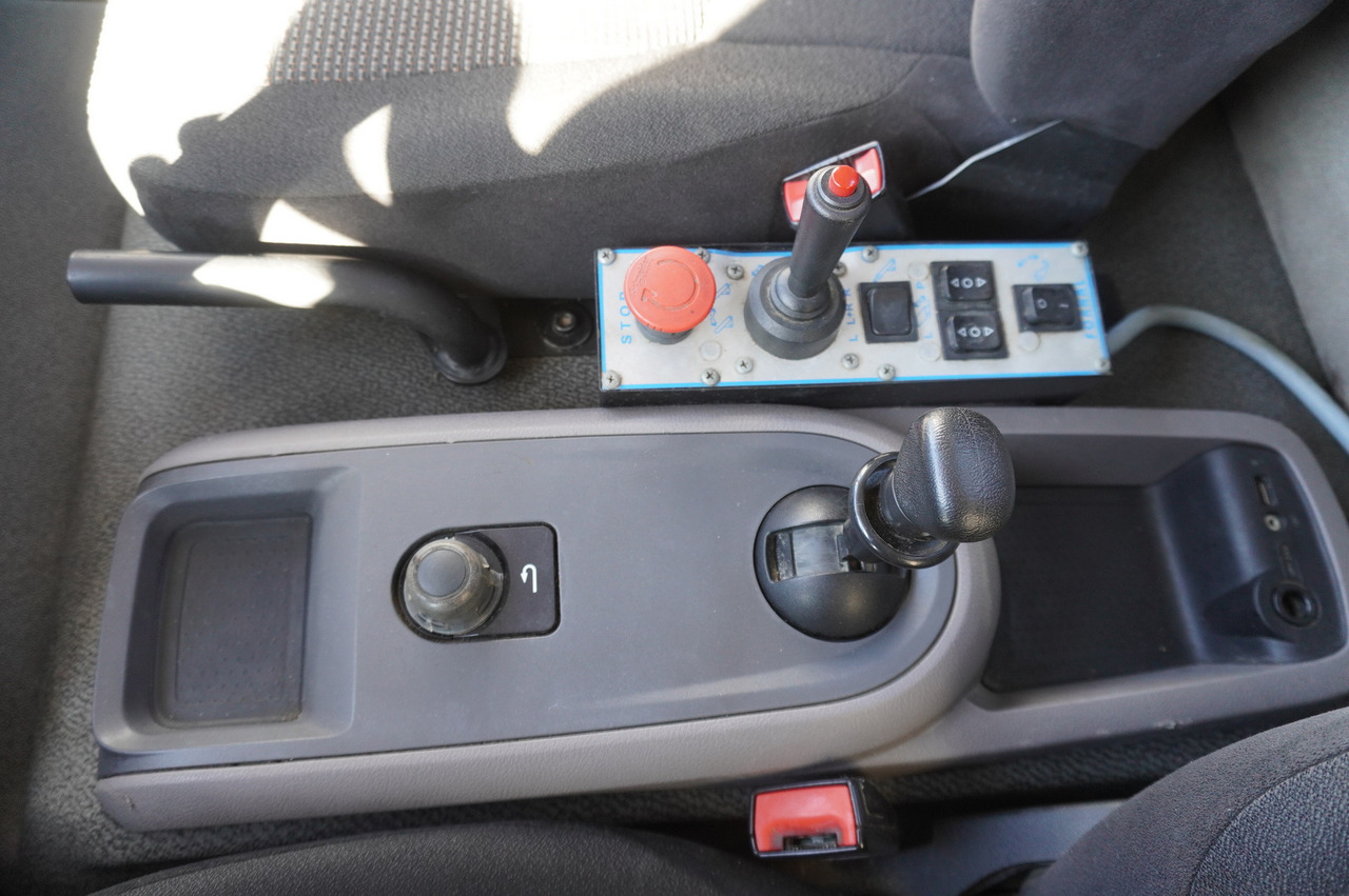 Nostovarsi-vaihtolavakuorma kuorma-auto, Nosturiauto DAF LF 18.310 E6 / Skip loader Fornal NKR 130V / HDS HMF 735 K2 / Manual gearbox: kuva Nostovarsi-vaihtolavakuorma kuorma-auto, Nosturiauto DAF LF 18.310 E6 / Skip loader Fornal NKR 130V / HDS HMF 735 K2 / Manual gearbox Nostovarsi-vaihtolavakuorma kuorma-auto, Nosturiauto DAF LF 18.310 E6 / Skip loader Fornal NKR 130V / HDS HMF 735 K2 / Manual gearbox: kuva Nostovarsi-vaihtolavakuorma kuorma-auto, Nosturiauto DAF LF 18.310 E6 / Skip loader Fornal NKR 130V / HDS HMF 735 K2 / Manual gearbox