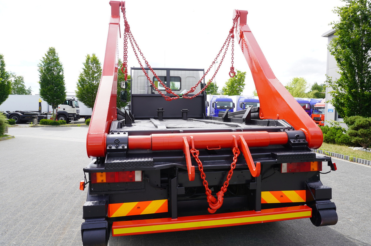 DAF LF 55.220 Skip loader GUIMA PALFINGER M14T - Nostovarsi-vaihtolavakuorma kuorma-auto: kuva DAF LF 55.220 Skip loader GUIMA PALFINGER M14T - Nostovarsi-vaihtolavakuorma kuorma-auto DAF LF 55.220 Skip loader GUIMA PALFINGER M14T - Nostovarsi-vaihtolavakuorma kuorma-auto: kuva DAF LF 55.220 Skip loader GUIMA PALFINGER M14T - Nostovarsi-vaihtolavakuorma kuorma-auto