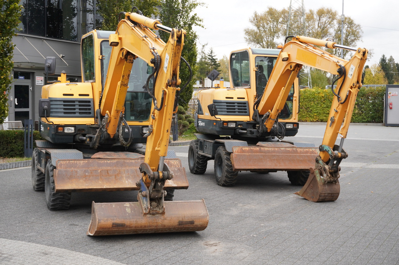 Hyundai Robex 55W-9 Wheeled Excavator 5.5t / 2pcs - Kaivuri: kuva Hyundai Robex 55W-9 Wheeled Excavator 5.5t / 2pcs - Kaivuri Hyundai Robex 55W-9 Wheeled Excavator 5.5t / 2pcs - Kaivuri: kuva Hyundai Robex 55W-9 Wheeled Excavator 5.5t / 2pcs - Kaivuri