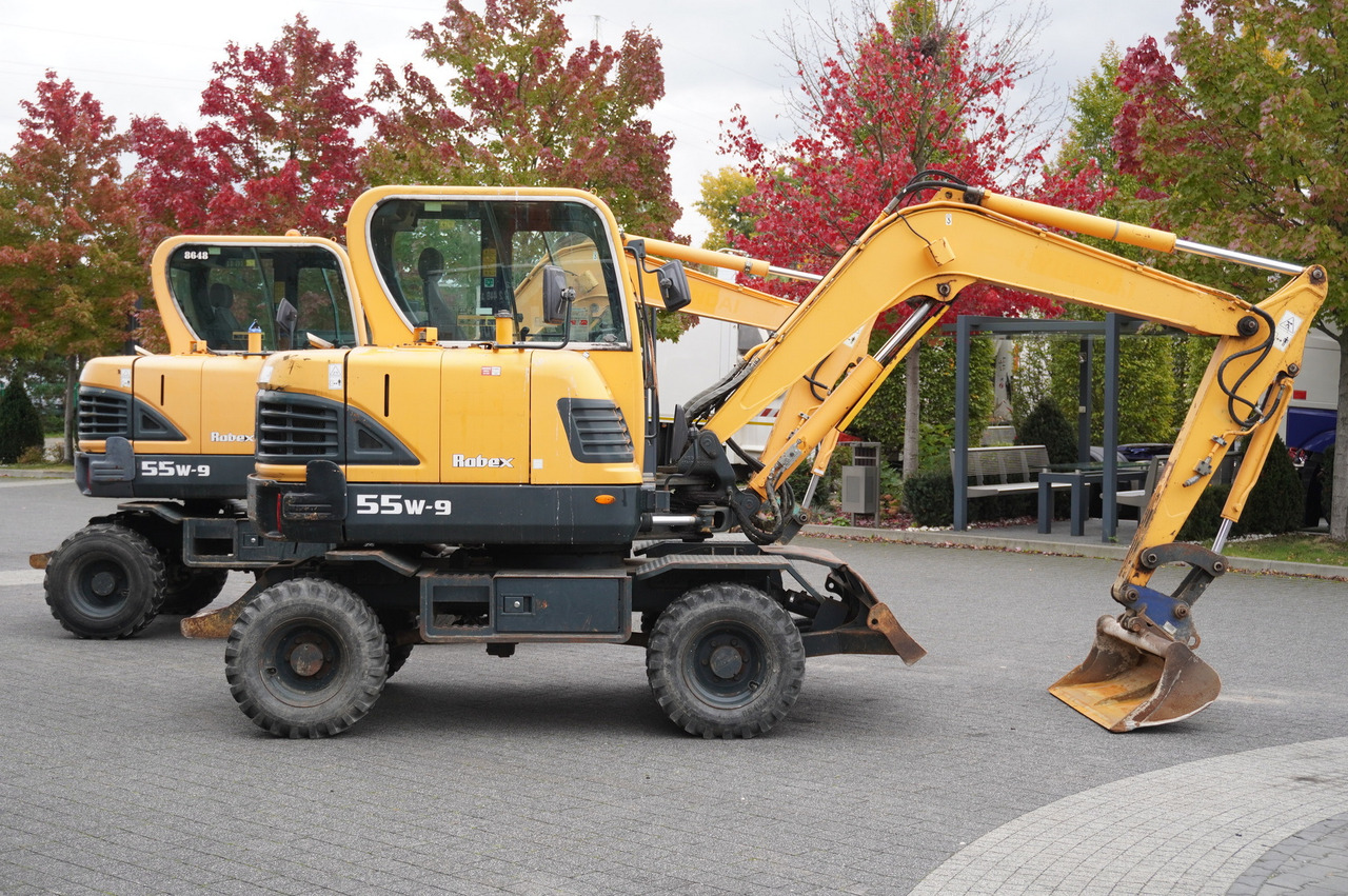 Hyundai Robex 55W-9 Wheeled Excavator 5.5t / 2pcs - Kaivuri: kuva Hyundai Robex 55W-9 Wheeled Excavator 5.5t / 2pcs - Kaivuri Hyundai Robex 55W-9 Wheeled Excavator 5.5t / 2pcs - Kaivuri: kuva Hyundai Robex 55W-9 Wheeled Excavator 5.5t / 2pcs - Kaivuri