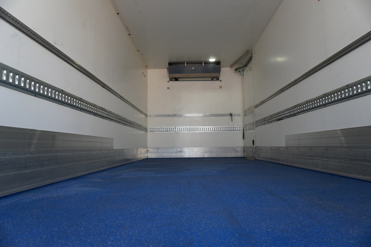 IVECO Eurocargo 100-190 4x2 E6 / Refrigerator / Dhollandia 1.5 T - Refrigeraattori kuorma-auto: kuva IVECO Eurocargo 100-190 4x2 E6 / Refrigerator / Dhollandia 1.5 T - Refrigeraattori kuorma-auto IVECO Eurocargo 100-190 4x2 E6 / Refrigerator / Dhollandia 1.5 T - Refrigeraattori kuorma-auto: kuva IVECO Eurocargo 100-190 4x2 E6 / Refrigerator / Dhollandia 1.5 T - Refrigeraattori kuorma-auto