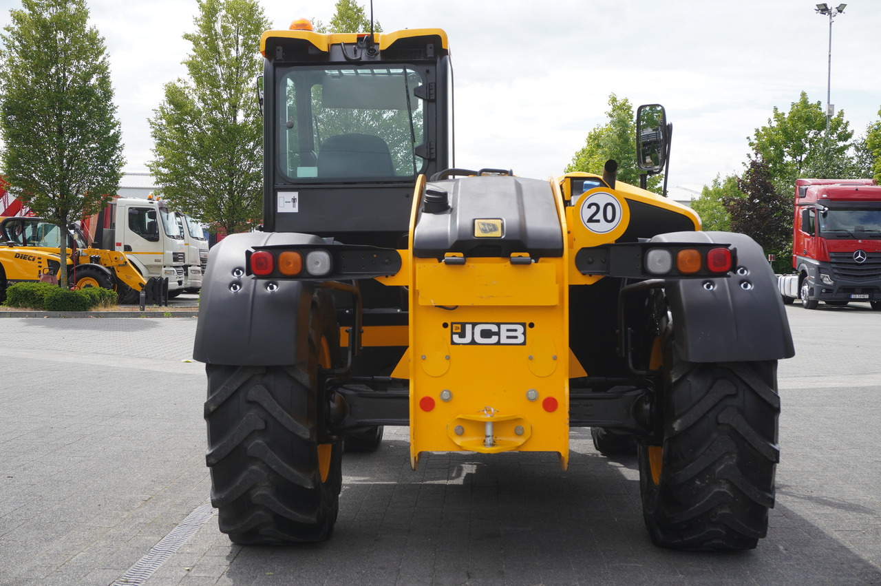 JCB 526-56 AGRI Plus / 5.6 m telescopic loader / joystick - Teleskooppikuormaaja: kuva JCB 526-56 AGRI Plus / 5.6 m telescopic loader / joystick - Teleskooppikuormaaja JCB 526-56 AGRI Plus / 5.6 m telescopic loader / joystick - Teleskooppikuormaaja: kuva JCB 526-56 AGRI Plus / 5.6 m telescopic loader / joystick - Teleskooppikuormaaja