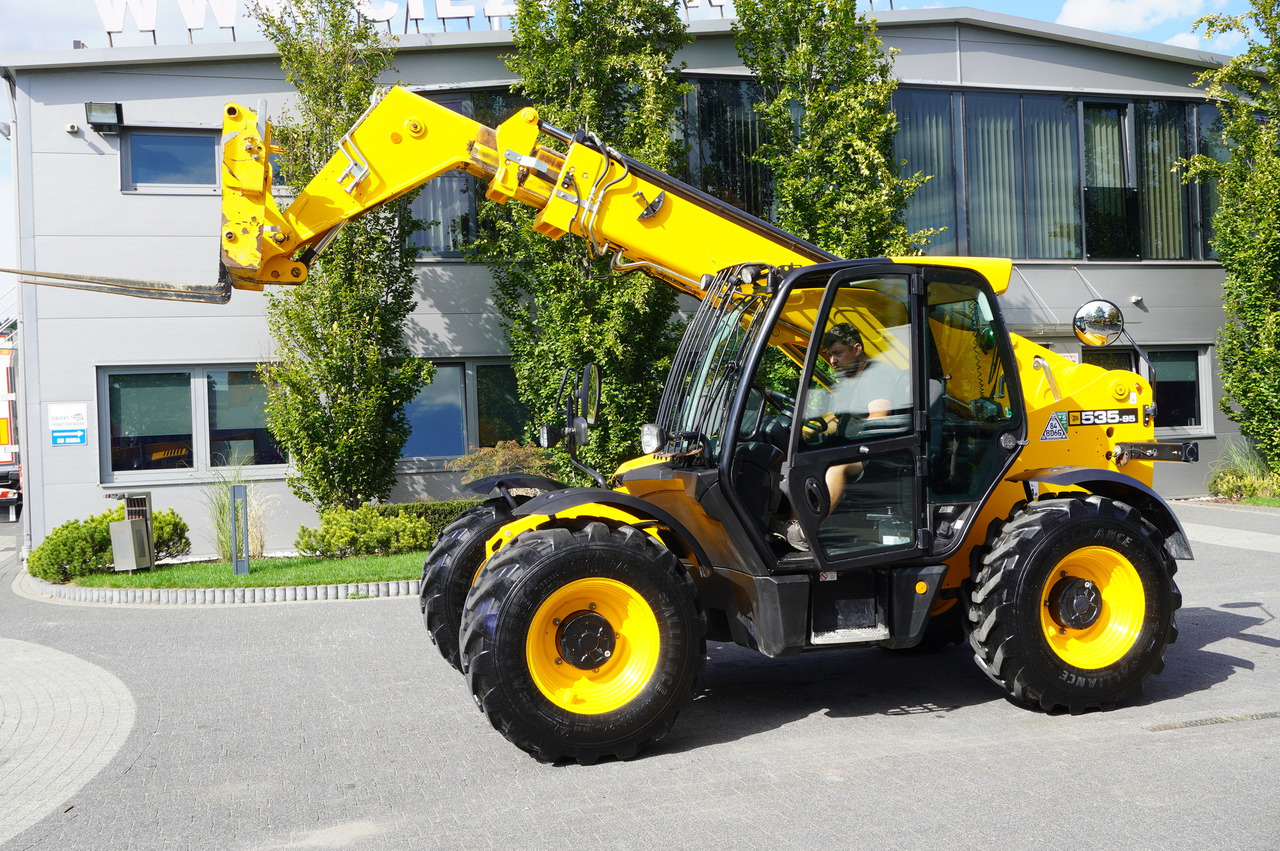 JCB 535-95 / 3.5 T / range 9.5 m / 700 MTH!! - Teleskooppikuormaaja: kuva JCB 535-95 / 3.5 T / range 9.5 m / 700 MTH!! - Teleskooppikuormaaja JCB 535-95 / 3.5 T / range 9.5 m / 700 MTH!! - Teleskooppikuormaaja: kuva JCB 535-95 / 3.5 T / range 9.5 m / 700 MTH!! - Teleskooppikuormaaja