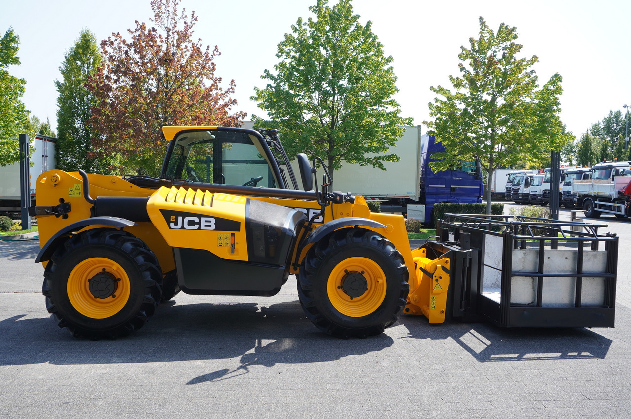 JCB 535-95 / 3.5 T / range 9.5 m / joystick - Teleskooppikuormaaja: kuva JCB 535-95 / 3.5 T / range 9.5 m / joystick - Teleskooppikuormaaja JCB 535-95 / 3.5 T / range 9.5 m / joystick - Teleskooppikuormaaja: kuva JCB 535-95 / 3.5 T / range 9.5 m / joystick - Teleskooppikuormaaja