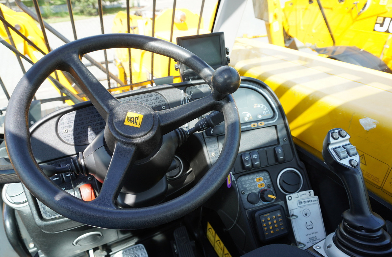 JCB 540-200 Telescopic Loader / 20 m reach / joystick / 2 units - Teleskooppikuormaaja: kuva JCB 540-200 Telescopic Loader / 20 m reach / joystick / 2 units - Teleskooppikuormaaja JCB 540-200 Telescopic Loader / 20 m reach / joystick / 2 units - Teleskooppikuormaaja: kuva JCB 540-200 Telescopic Loader / 20 m reach / joystick / 2 units - Teleskooppikuormaaja