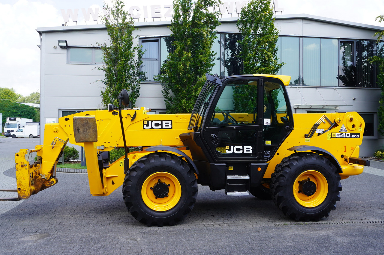 JCB 540-200 Telescopic Loader / 20 m reach / joystick - Teleskooppikuormaaja: kuva JCB 540-200 Telescopic Loader / 20 m reach / joystick - Teleskooppikuormaaja JCB 540-200 Telescopic Loader / 20 m reach / joystick - Teleskooppikuormaaja: kuva JCB 540-200 Telescopic Loader / 20 m reach / joystick - Teleskooppikuormaaja
