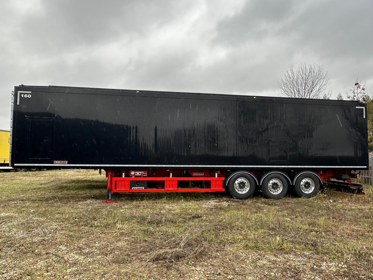 KEMPF SKM AK unloader 4 chambers with lower chute / capacity 65 m3 / 12 pieces - Kippiauto puoliperävaunu: kuva KEMPF SKM AK unloader 4 chambers with lower chute / capacity 65 m3 / 12 pieces - Kippiauto puoliperävaunu KEMPF SKM AK unloader 4 chambers with lower chute / capacity 65 m3 / 12 pieces - Kippiauto puoliperävaunu: kuva KEMPF SKM AK unloader 4 chambers with lower chute / capacity 65 m3 / 12 pieces - Kippiauto puoliperävaunu