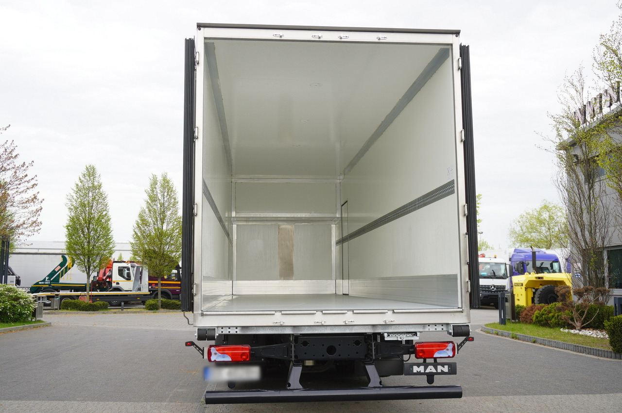 MAN New MAN TGX 26.400 / New Isotherm Plandex 23 Pallets / Warranty - Umpikori kuorma-auto: kuva MAN New MAN TGX 26.400 / New Isotherm Plandex 23 Pallets / Warranty - Umpikori kuorma-auto MAN New MAN TGX 26.400 / New Isotherm Plandex 23 Pallets / Warranty - Umpikori kuorma-auto: kuva MAN New MAN TGX 26.400 / New Isotherm Plandex 23 Pallets / Warranty - Umpikori kuorma-auto