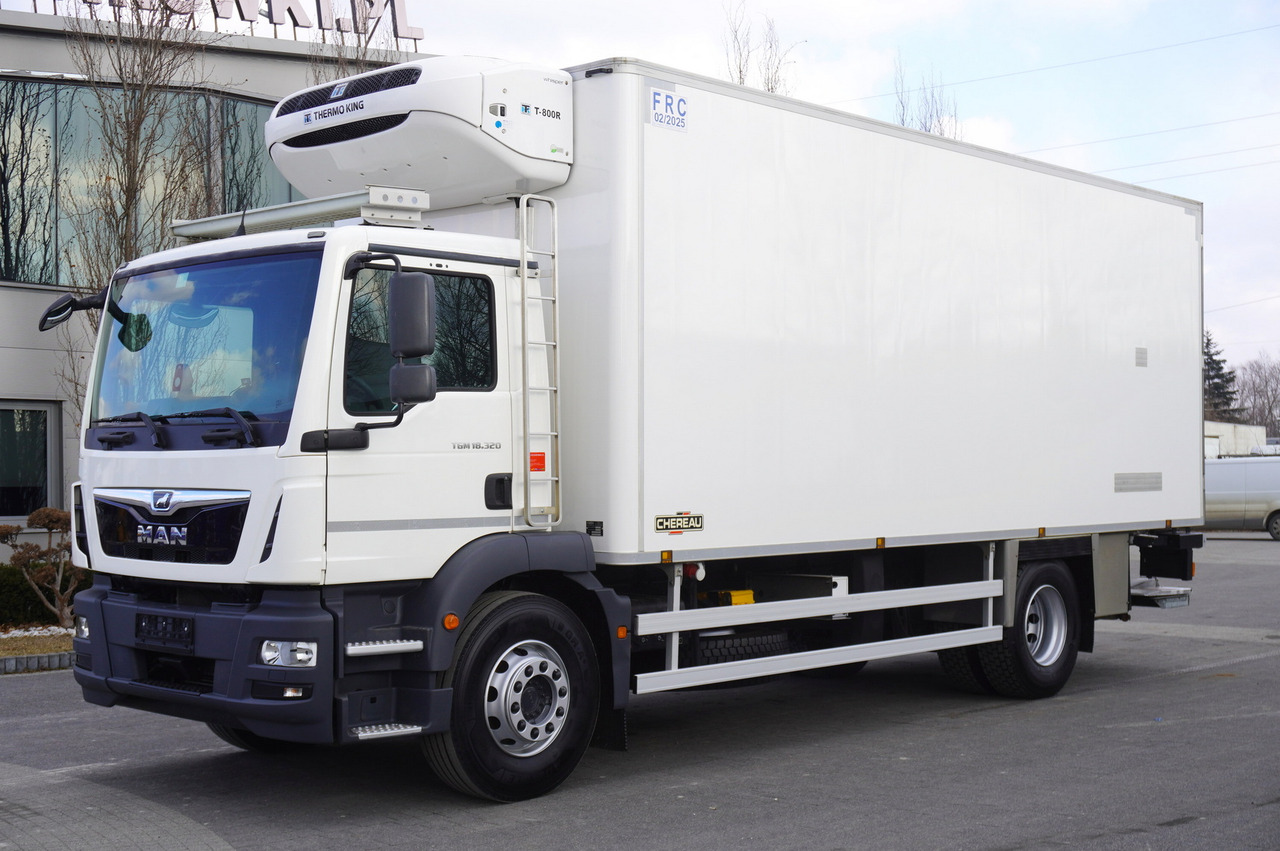 MAN TGM 18.320 / CHEREAU meat hook refrigerator / Carcass elevator - Refrigeraattori kuorma-auto: kuva MAN TGM 18.320 / CHEREAU meat hook refrigerator / Carcass elevator - Refrigeraattori kuorma-auto MAN TGM 18.320 / CHEREAU meat hook refrigerator / Carcass elevator - Refrigeraattori kuorma-auto: kuva MAN TGM 18.320 / CHEREAU meat hook refrigerator / Carcass elevator - Refrigeraattori kuorma-auto