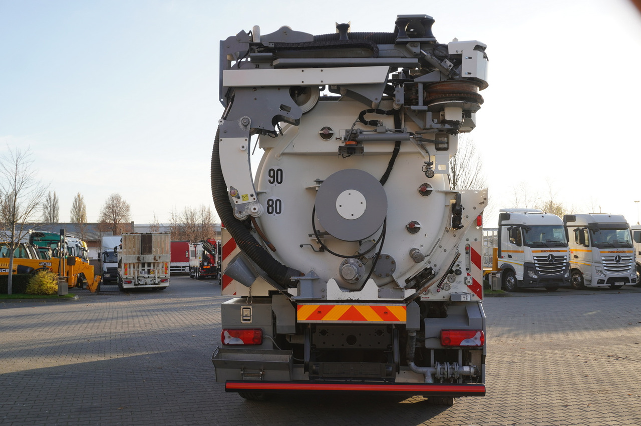 MAN TGS 26.360 E6 / RIVARD sewage cleaner 18 m3 / 180 tho. km / steering axle / 2 units - Puhtaanpitoauto: kuva MAN TGS 26.360 E6 / RIVARD sewage cleaner 18 m3 / 180 tho. km / steering axle / 2 units - Puhtaanpitoauto MAN TGS 26.360 E6 / RIVARD sewage cleaner 18 m3 / 180 tho. km / steering axle / 2 units - Puhtaanpitoauto: kuva MAN TGS 26.360 E6 / RIVARD sewage cleaner 18 m3 / 180 tho. km / steering axle / 2 units - Puhtaanpitoauto