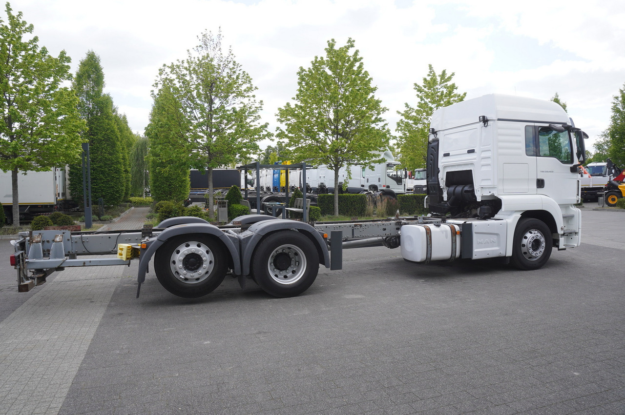 MAN TGS 26.420 / 7.5 m chassis / 14.5 t load cap. / Sleeping cab - Kuorma-auto alusta: kuva MAN TGS 26.420 / 7.5 m chassis / 14.5 t load cap. / Sleeping cab - Kuorma-auto alusta MAN TGS 26.420 / 7.5 m chassis / 14.5 t load cap. / Sleeping cab - Kuorma-auto alusta: kuva MAN TGS 26.420 / 7.5 m chassis / 14.5 t load cap. / Sleeping cab - Kuorma-auto alusta