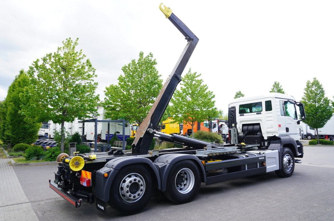 MAN TGS 26.430 E6 6x2 / HIAB Multilift hooklift - Koukkulava kuorma-auto: kuva MAN TGS 26.430 E6 6x2 / HIAB Multilift hooklift - Koukkulava kuorma-auto MAN TGS 26.430 E6 6x2 / HIAB Multilift hooklift - Koukkulava kuorma-auto: kuva MAN TGS 26.430 E6 6x2 / HIAB Multilift hooklift - Koukkulava kuorma-auto