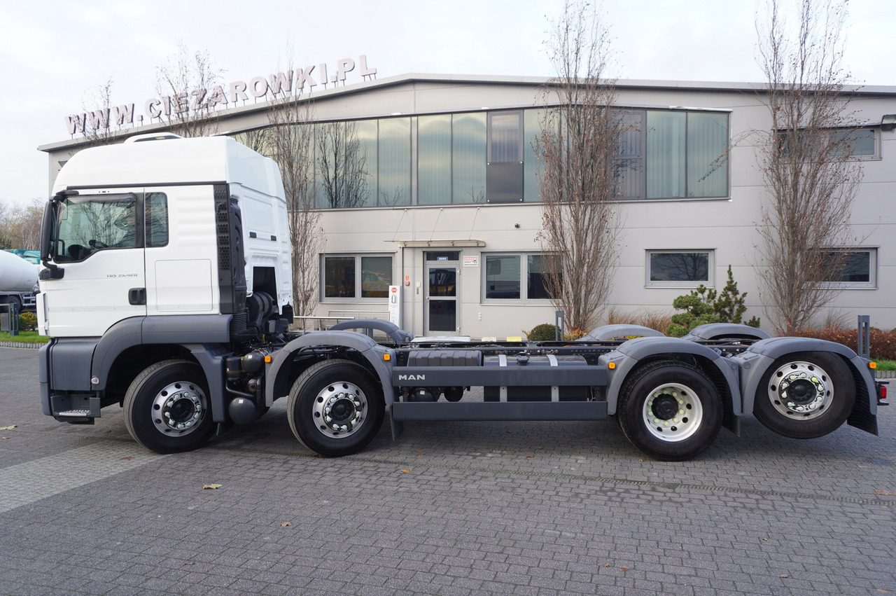 MAN TGS 35.420 8×2 / Chassis 6.4 m / 3 steered axles - Kuorma-auto alusta, Nosturiauto: kuva MAN TGS 35.420 8×2 / Chassis 6.4 m / 3 steered axles - Kuorma-auto alusta, Nosturiauto MAN TGS 35.420 8×2 / Chassis 6.4 m / 3 steered axles - Kuorma-auto alusta, Nosturiauto: kuva MAN TGS 35.420 8×2 / Chassis 6.4 m / 3 steered axles - Kuorma-auto alusta, Nosturiauto