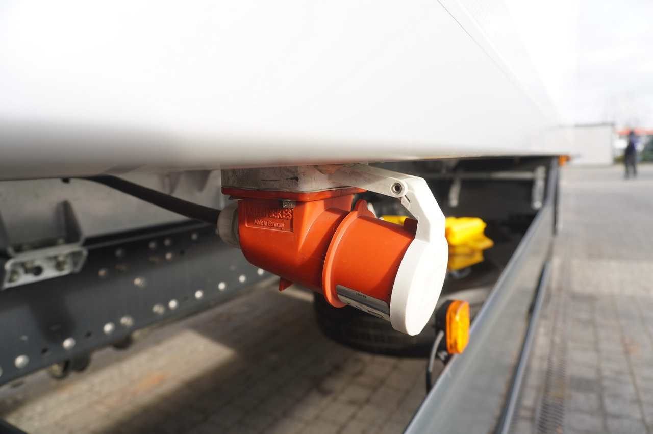 MAN TGX 26.400 / IGLOOCAR / Carrier Supra 1150 MT Silent - Refrigeraattori kuorma-auto: kuva MAN TGX 26.400 / IGLOOCAR / Carrier Supra 1150 MT Silent - Refrigeraattori kuorma-auto MAN TGX 26.400 / IGLOOCAR / Carrier Supra 1150 MT Silent - Refrigeraattori kuorma-auto: kuva MAN TGX 26.400 / IGLOOCAR / Carrier Supra 1150 MT Silent - Refrigeraattori kuorma-auto