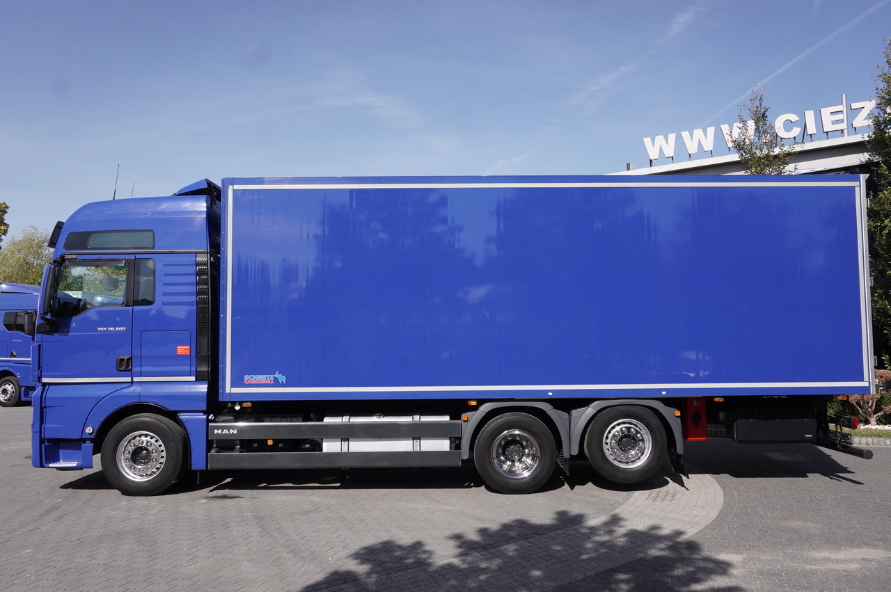 MAN TGX 26.500 E6 XXL / Schmitz 19 pallets / Thermoking / steering axle - Refrigeraattori kuorma-auto: kuva MAN TGX 26.500 E6 XXL / Schmitz 19 pallets / Thermoking / steering axle - Refrigeraattori kuorma-auto MAN TGX 26.500 E6 XXL / Schmitz 19 pallets / Thermoking / steering axle - Refrigeraattori kuorma-auto: kuva MAN TGX 26.500 E6 XXL / Schmitz 19 pallets / Thermoking / steering axle - Refrigeraattori kuorma-auto