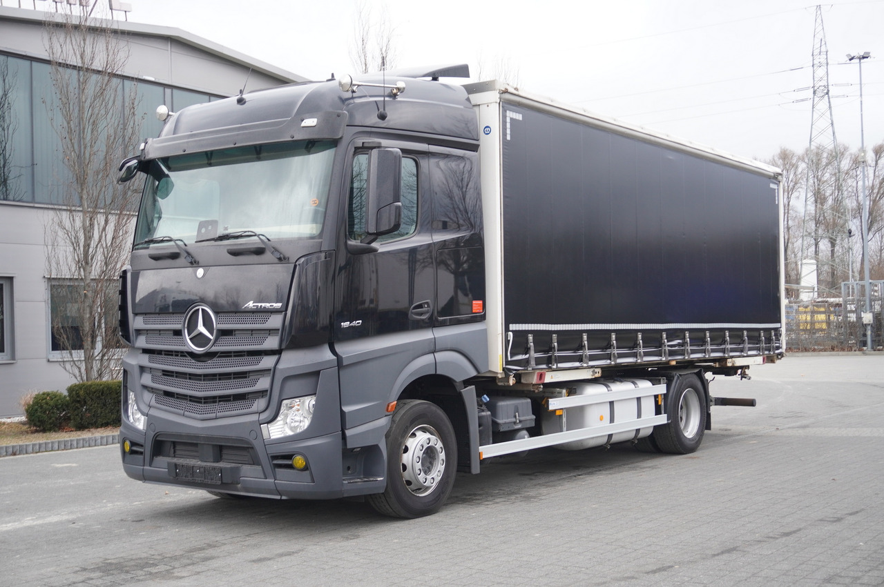 MERCEDES-BENZ Actros 1840 E6 4×2 / Lounge chair / Krone curtainsider superstructure - Pressukapelli kuorma-auto: kuva MERCEDES-BENZ Actros 1840 E6 4×2 / Lounge chair / Krone curtainsider superstructure - Pressukapelli kuorma-auto MERCEDES-BENZ Actros 1840 E6 4×2 / Lounge chair / Krone curtainsider superstructure - Pressukapelli kuorma-auto: kuva MERCEDES-BENZ Actros 1840 E6 4×2 / Lounge chair / Krone curtainsider superstructure - Pressukapelli kuorma-auto